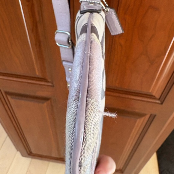 Coach Signature Swingback Crossbody Bag - Picture 5 of 11